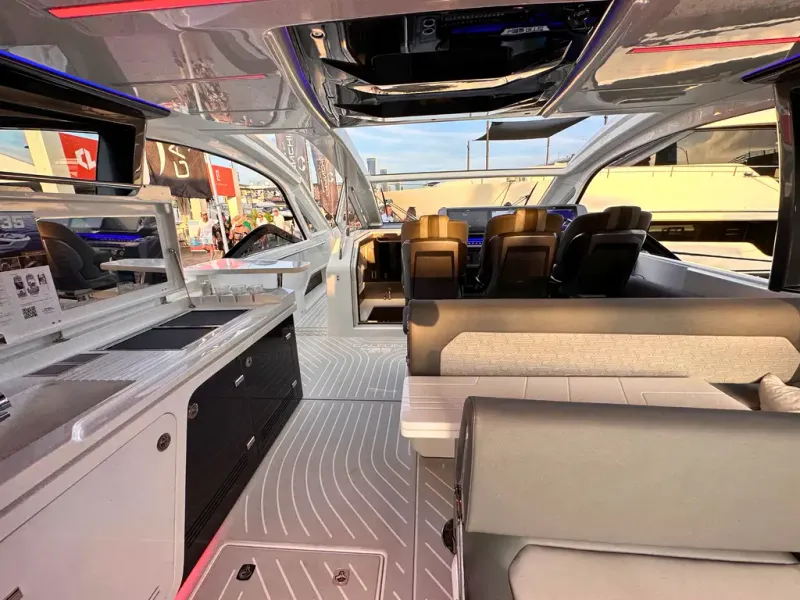 Slide: The Image of Galeon 435 GTO 2026 - 15