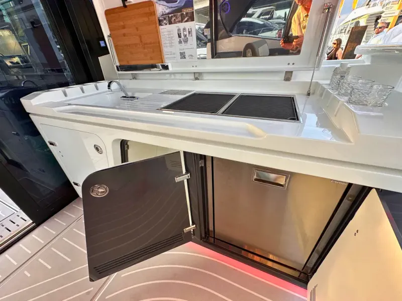 Slide: The Image of Galeon 435 GTO 2026 - 17