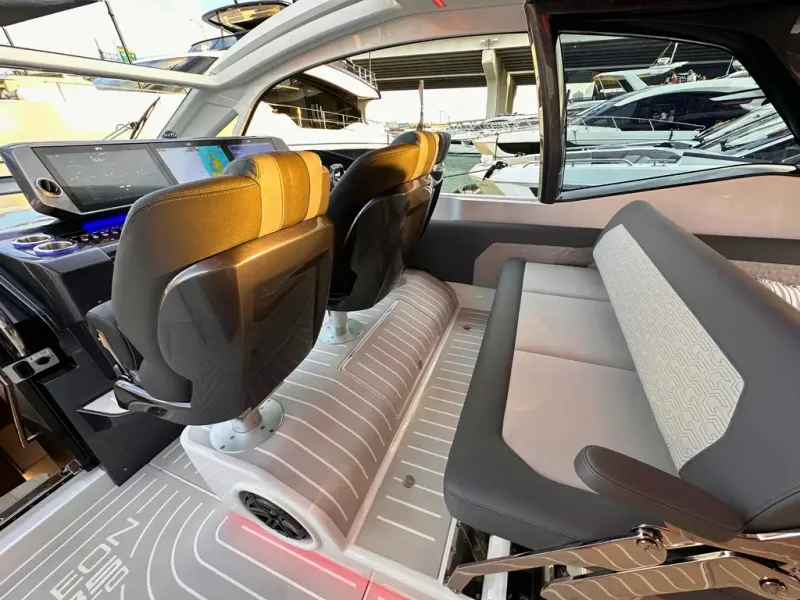Slide: The Image of Galeon 435 GTO 2026 - 20