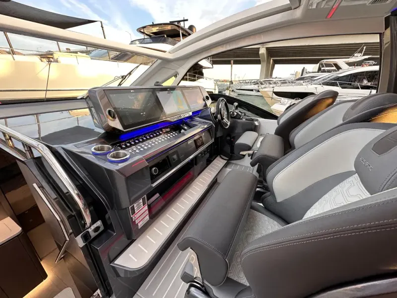 Slide: The Image of Galeon 435 GTO 2026 - 22