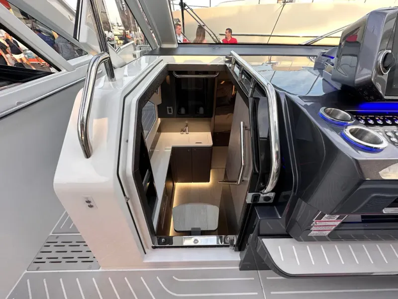 Slide: The Image of Galeon 435 GTO 2026 - 30