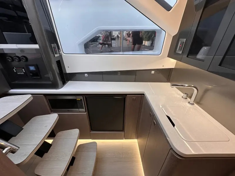 Slide: The Image of Galeon 435 GTO 2026 - 31