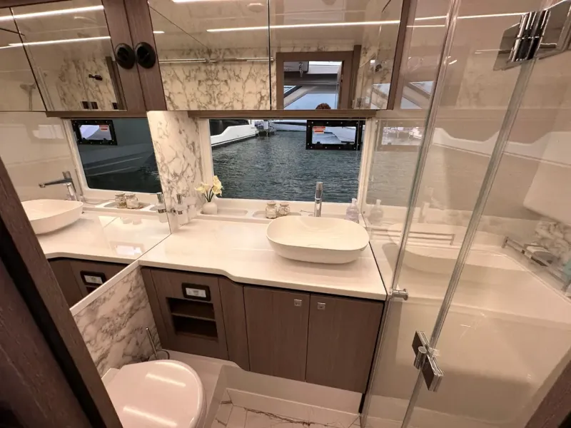 Slide: The Image of Galeon 435 GTO 2026 - 38