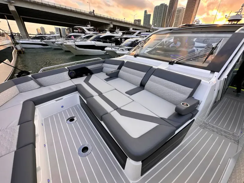 Slide: The Image of Galeon 435 GTO 2026 - 40