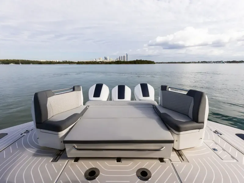 Slide: The Image of Galeon 435 GTO 2026 - 9