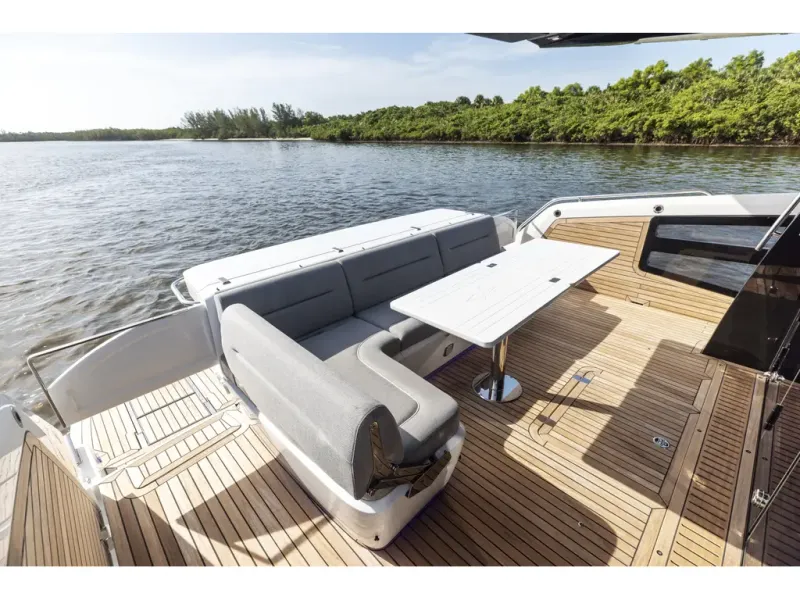 Slide: The Image of Galeon 450 HTC 2026 - 11