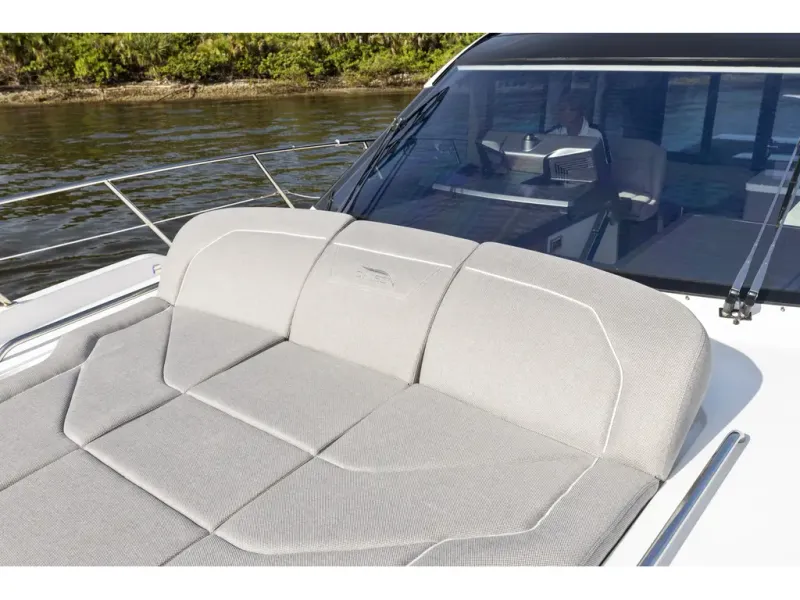 Slide: The Image of Galeon 450 HTC 2026 - 13