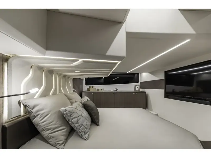 Slide: The Image of Galeon 450 HTC 2026 - 29