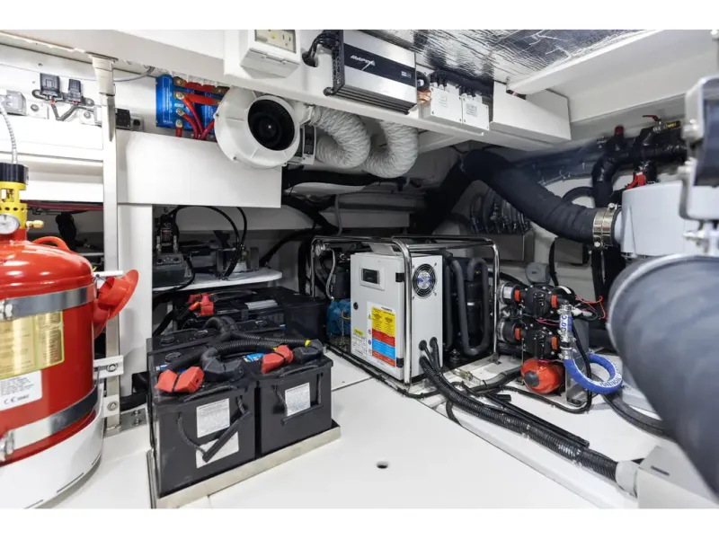 Slide: The Image of Galeon 450 HTC 2026 - 35