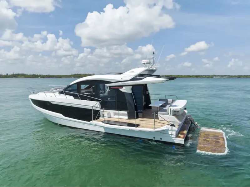 Slide: The Image of Galeon 450 HTC 2026 - 4