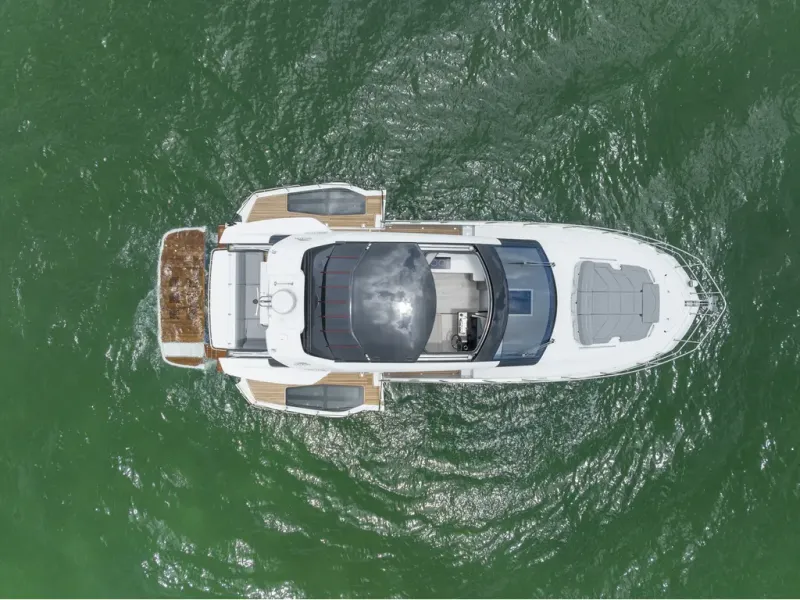 Slide: The Image of Galeon 450 HTC 2026 - 5