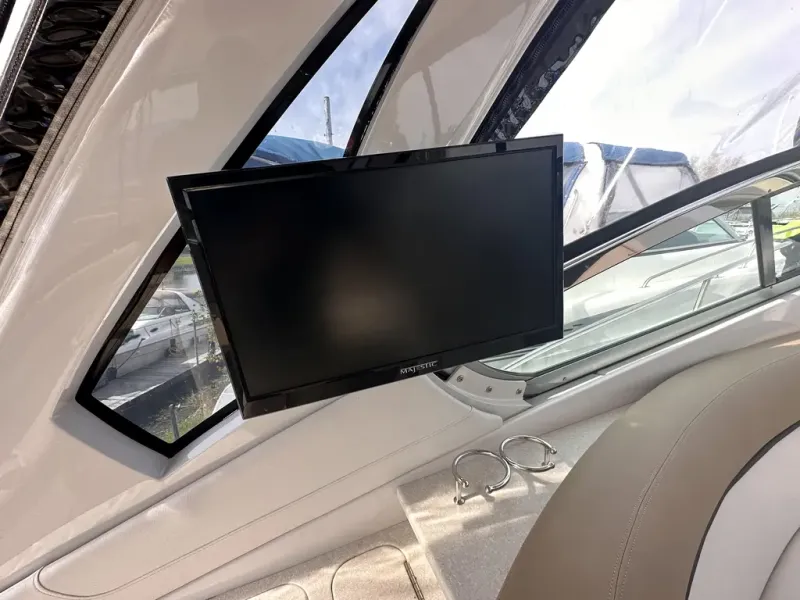 Slide: The Image of Four Winns 375 Vista 2015 - 14
