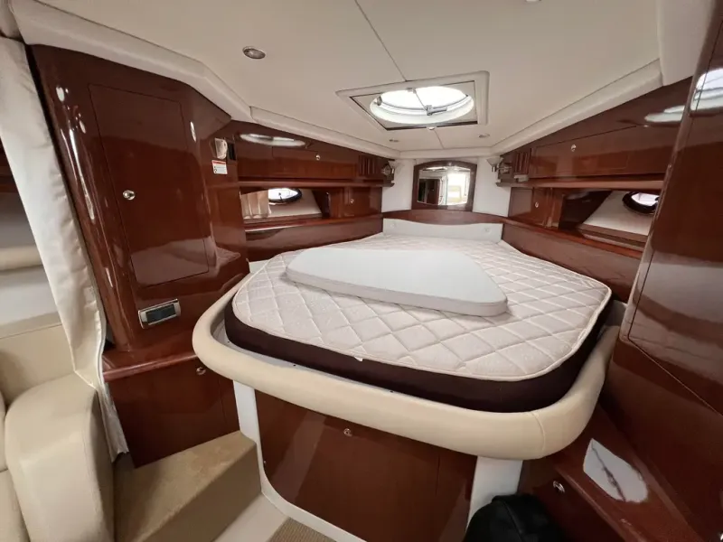 Slide: The Image of Four Winns 375 Vista 2015 - 18