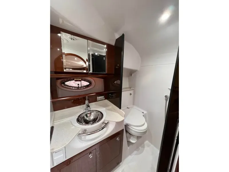 Slide: The Image of Four Winns 375 Vista 2015 - 22
