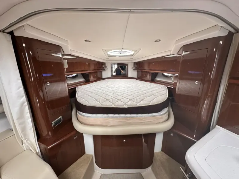 Slide: The Image of Four Winns 375 Vista 2015 - 27