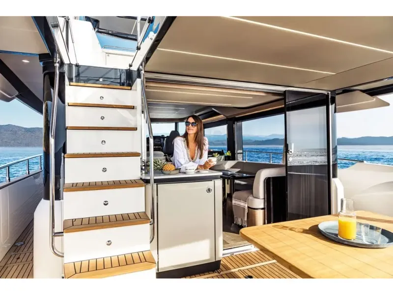 Slide: The Image of Absolute NAVETTA 58 2026 - 14