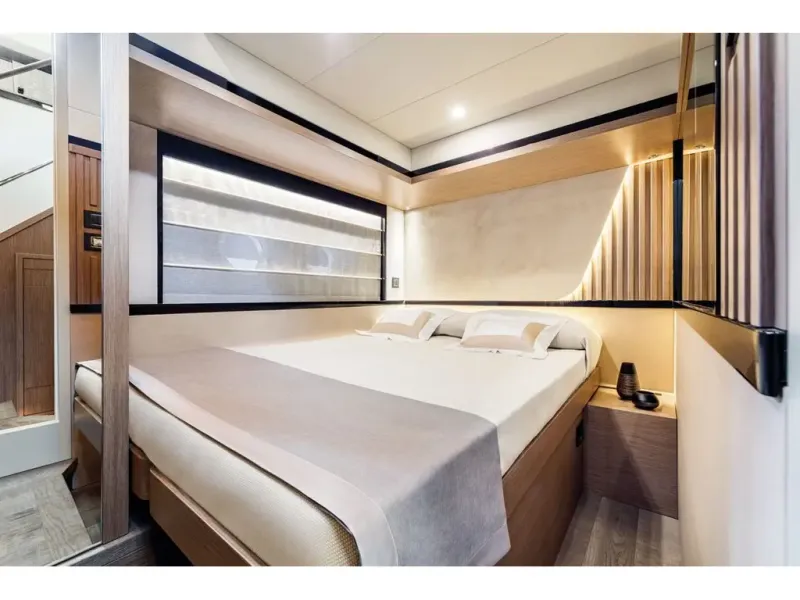 Slide: The Image of Absolute NAVETTA 58 2026 - 24