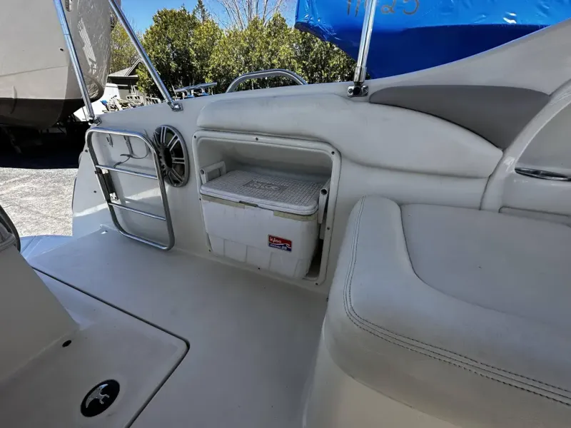 Slide: The Image of Stingray Boat Co 240 CS 2004 - 10