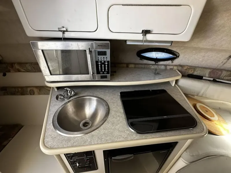 Slide: The Image of Stingray Boat Co 240 CS 2004 - 15