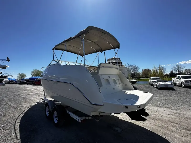 Slide: The Image of Stingray Boat Co 240 CS 2004 - 4