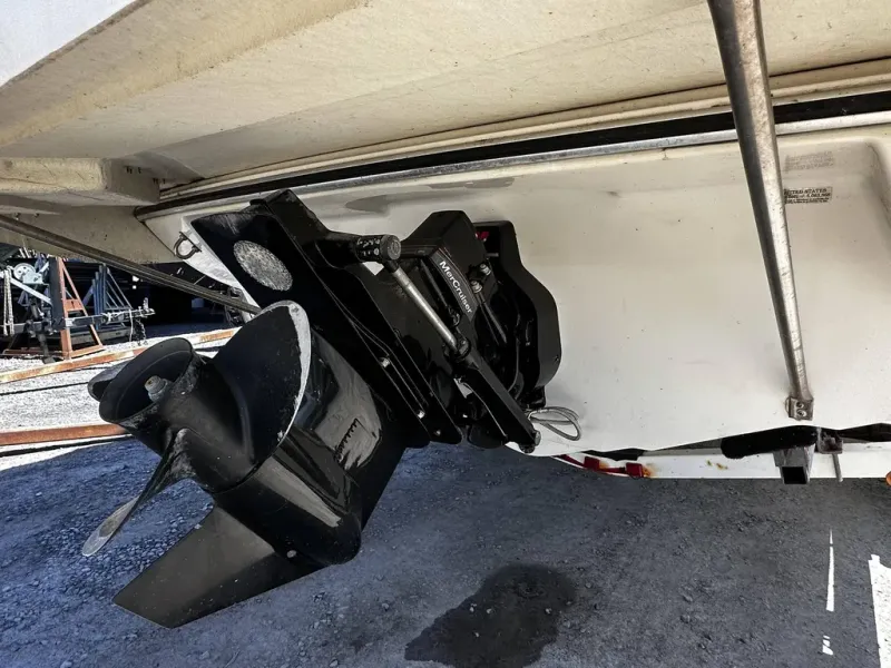 Slide: The Image of Stingray Boat Co 240 CS 2004 - 6