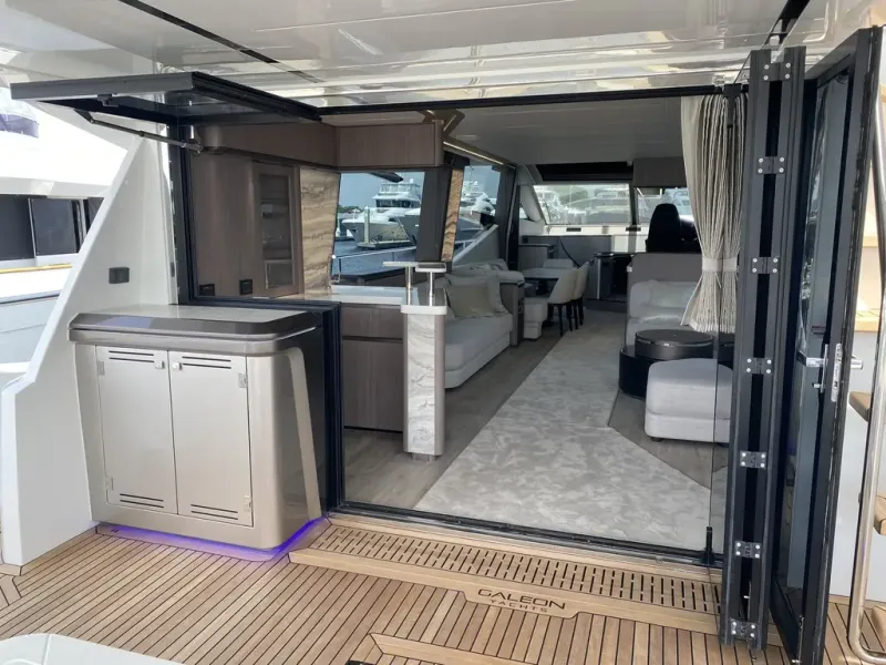 Slide: The Image of Galeon 800 FLY 2026 - 12