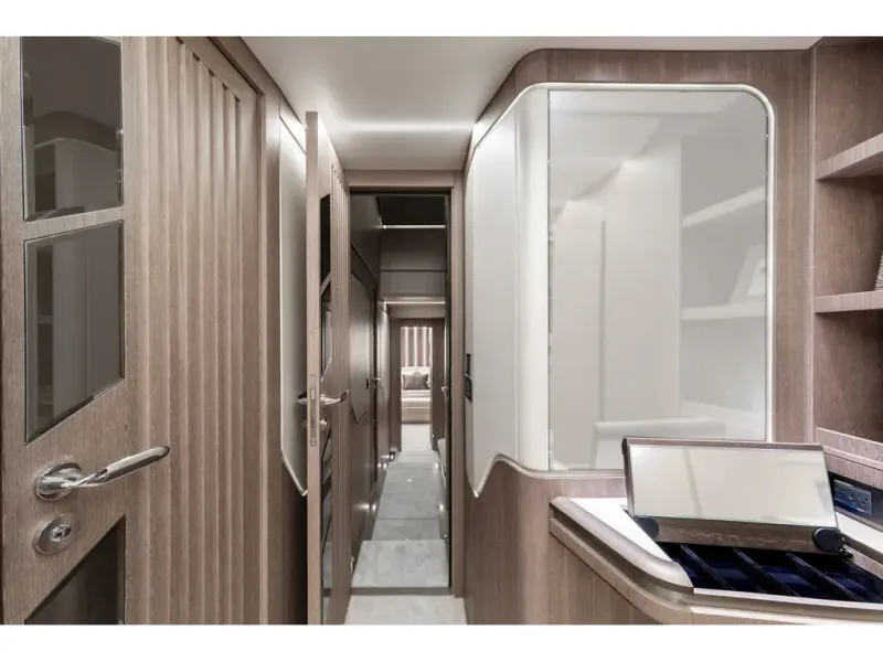 Slide: The Image of Galeon 800 FLY 2026 - 20