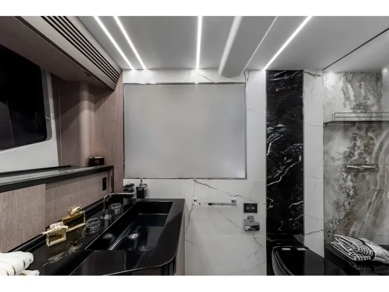 Slide: The Image of Galeon 800 FLY 2026 - 22