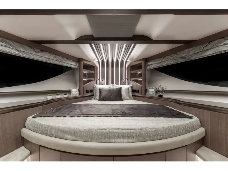 Slide: The Image of Galeon 800 FLY 2026 - 23