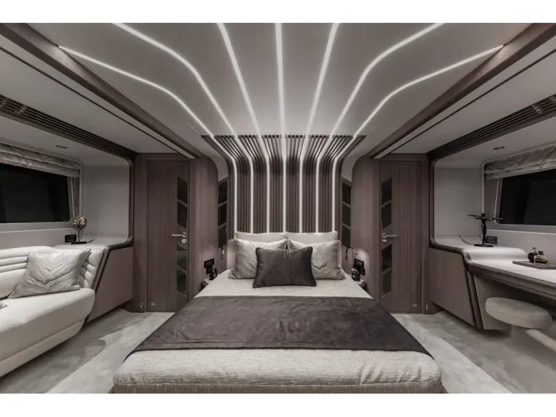 Slide: The Image of Galeon 800 FLY 2026 - 25