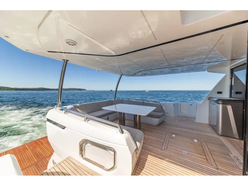Slide: The Image of Galeon 800 FLY 2026 - 4