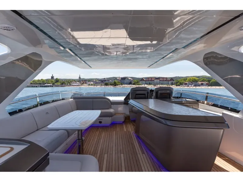 Slide: The Image of Galeon 800 FLY 2026 - 6