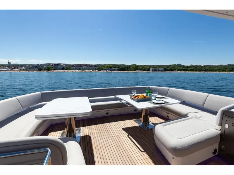 Slide: The Image of Galeon 800 FLY 2026 - 9