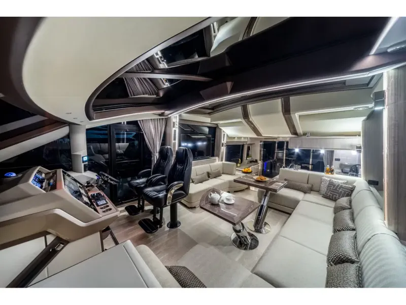 Slide: The Image of Galeon 700 SKY 2026 - 13