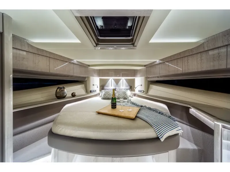 Slide: The Image of Galeon 700 SKY 2026 - 17