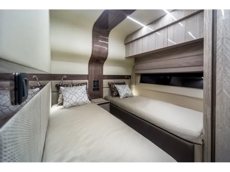 Slide: The Image of Galeon 700 SKY 2026 - 18