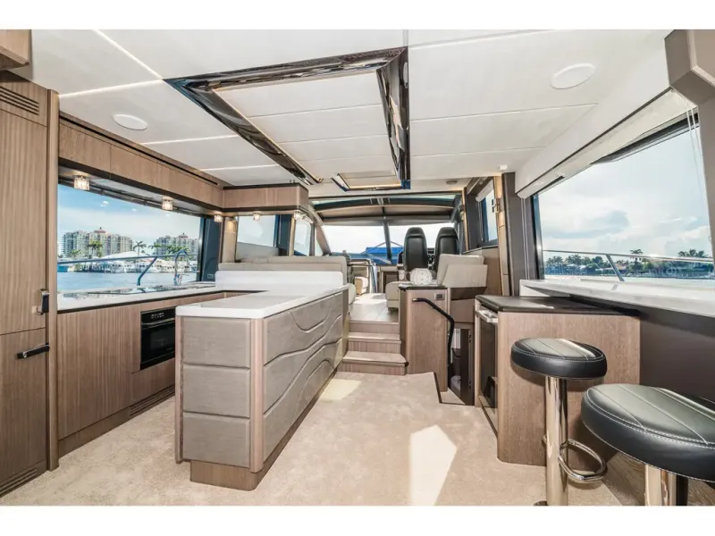 Slide: The Image of Galeon 680 FLY 2026 - 12