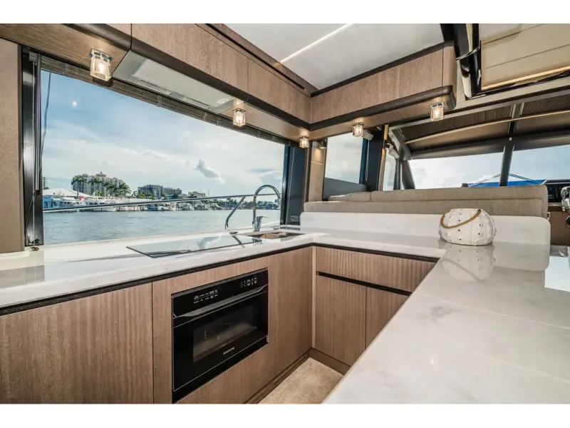 Slide: The Image of Galeon 680 FLY 2026 - 13