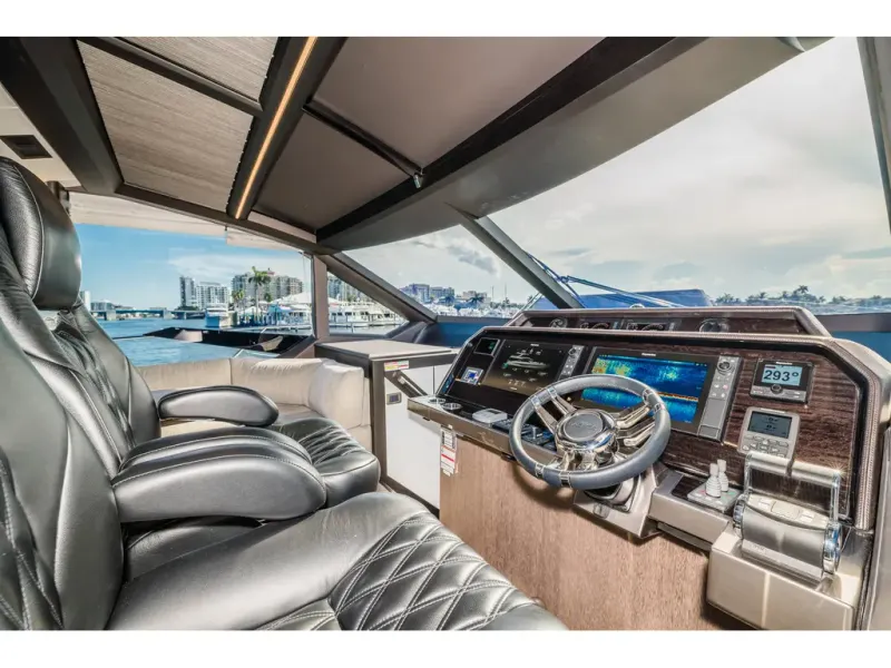 Slide: The Image of Galeon 680 FLY 2026 - 16