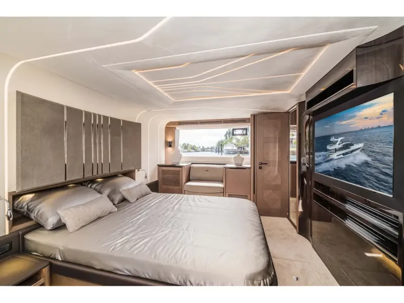 Slide: The Image of Galeon 680 FLY 2026 - 19