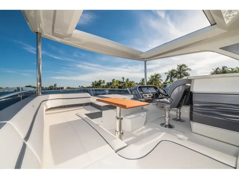 Slide: The Image of Galeon 680 FLY 2026 - 8
