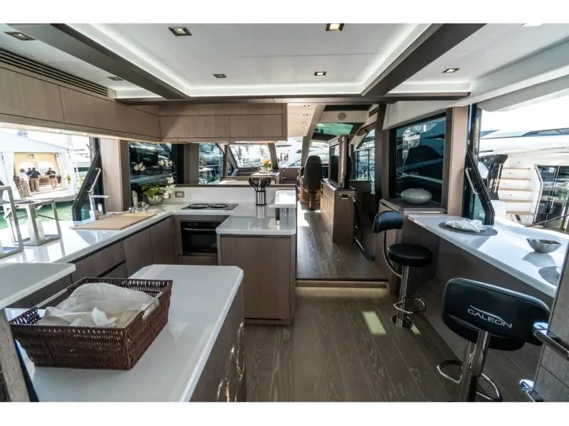 Slide: The Image of Galeon 650 SKY 2026 - 15