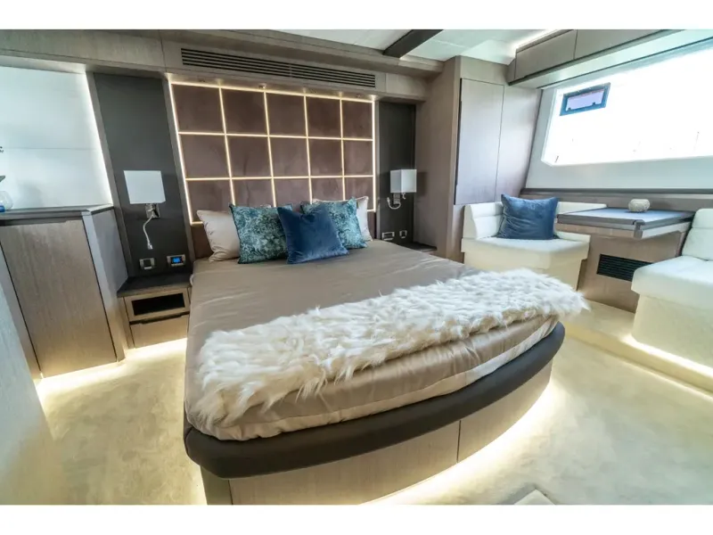 Slide: The Image of Galeon 650 SKY 2026 - 18