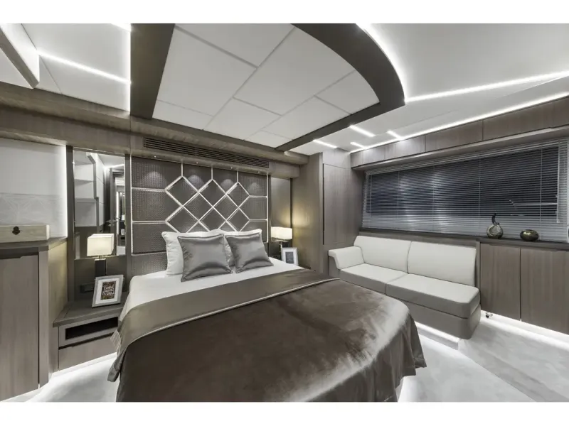 Slide: The Image of Galeon 640 FLY 2026 - 13