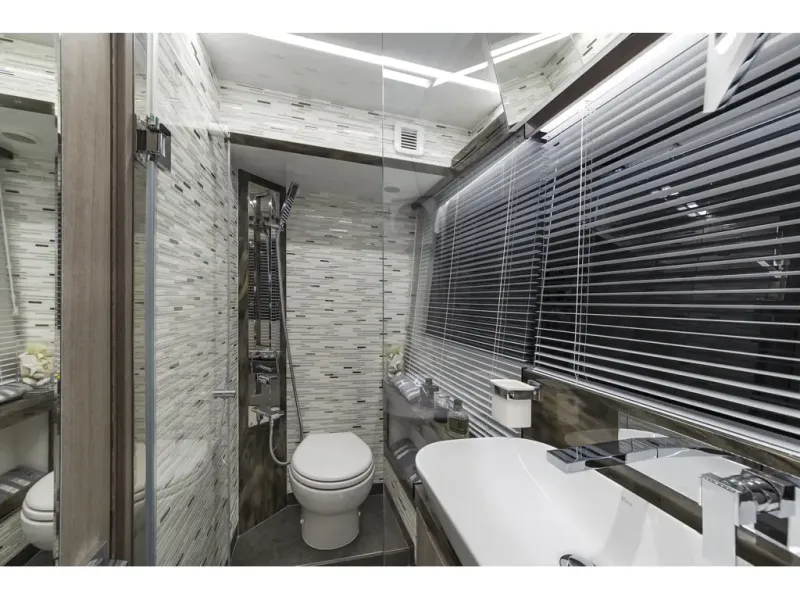 Slide: The Image of Galeon 640 FLY 2026 - 16