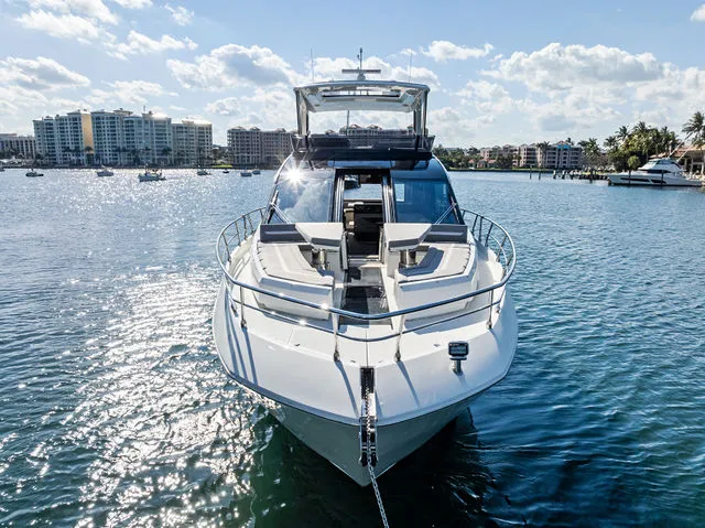 Slide: The Image of Galeon 640 FLY 2026 - 25
