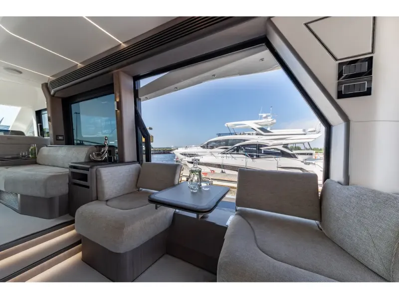 Slide: The Image of Galeon 560 FLY 2026 - 13