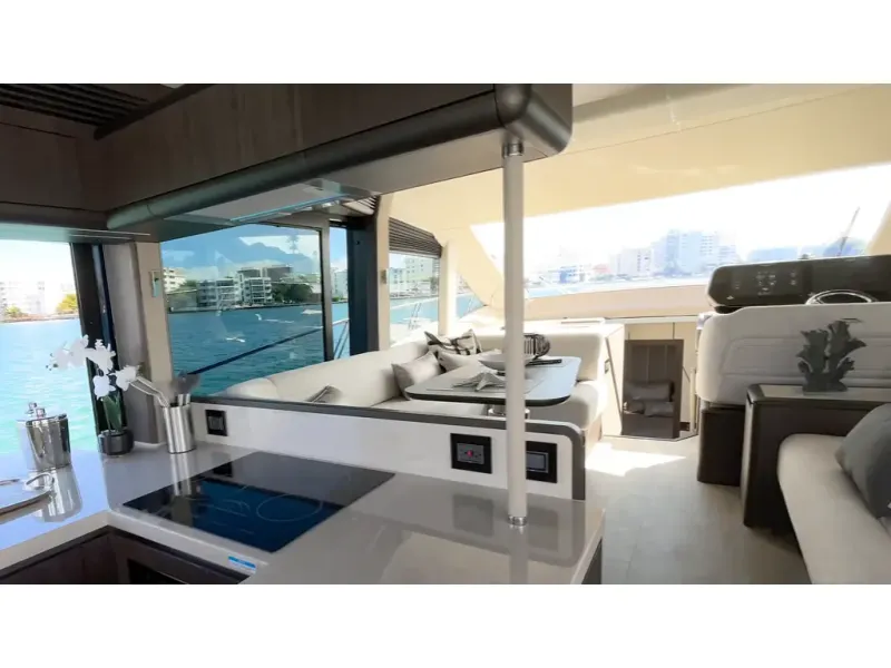 Slide: The Image of Galeon 560 FLY 2026 - 17