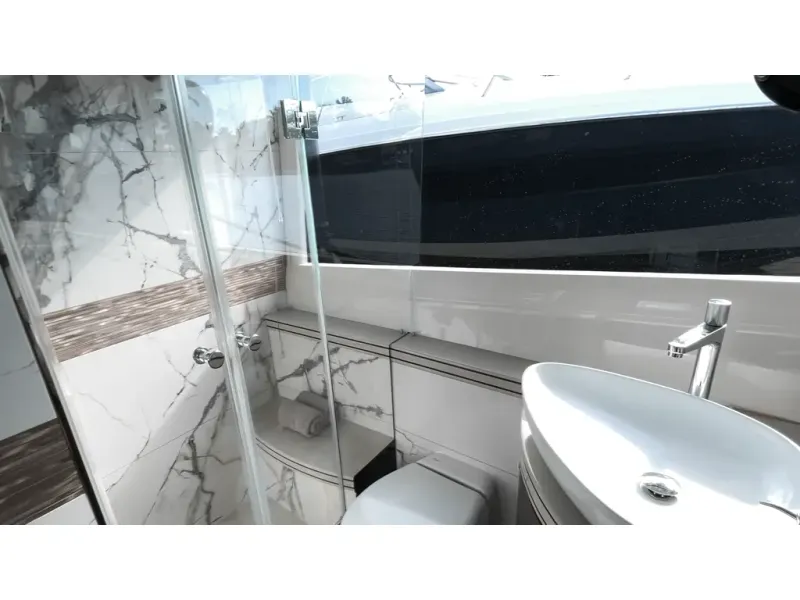 Slide: The Image of Galeon 560 FLY 2026 - 30