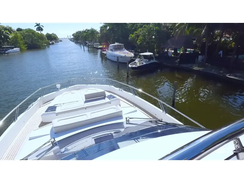 Slide: The Image of Galeon 560 FLY 2026 - 8